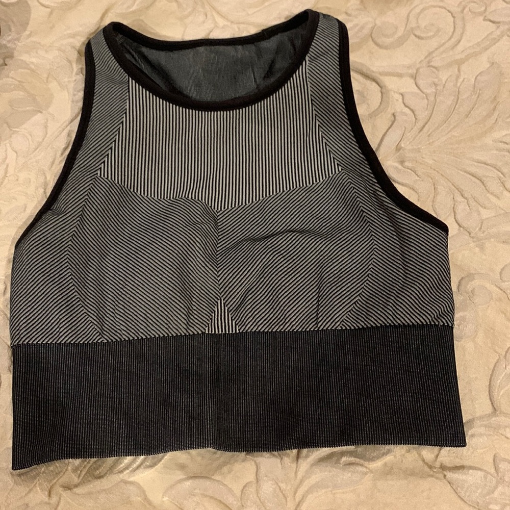 Lulu lemon sports bra